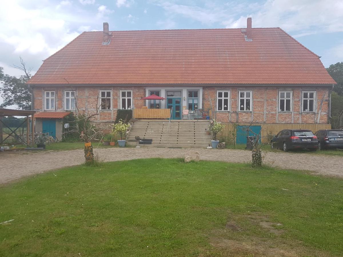 Gutshaus Pinnow * Pinnow (Ludwigslust-Parchim)